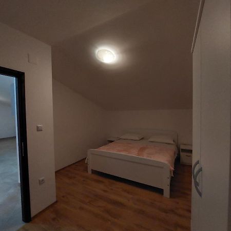 Apartman Ema Grebastica Exterior photo