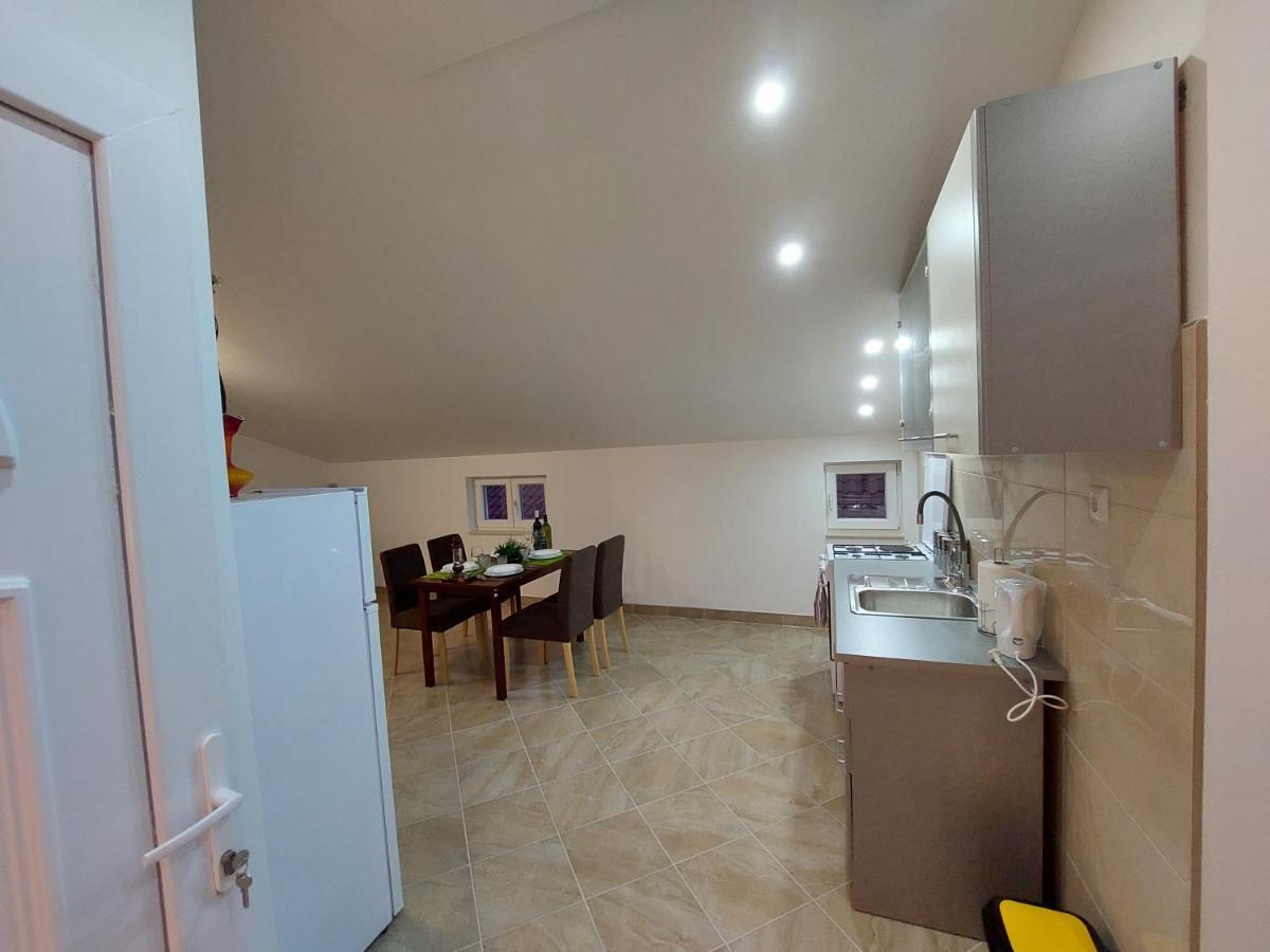 Apartman Ema Grebastica Exterior photo