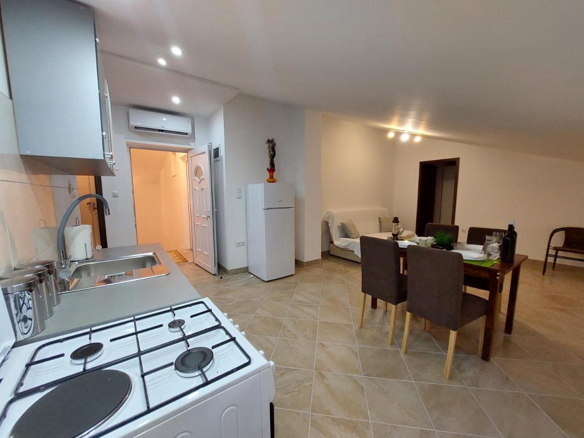 Apartman Ema Grebastica Exterior photo